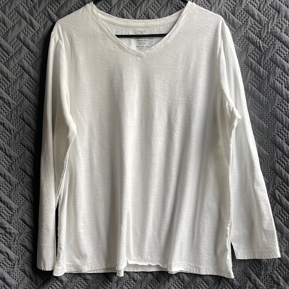 Faded Glory White V-neck long sleeve Tee